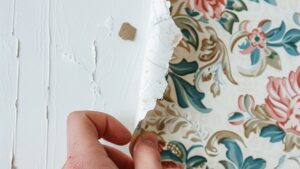 Décoller du papier peint