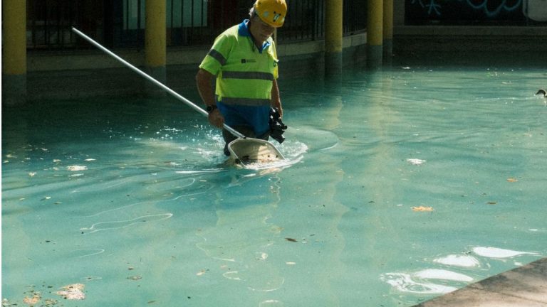 Nettoyer un bassin sans le vider